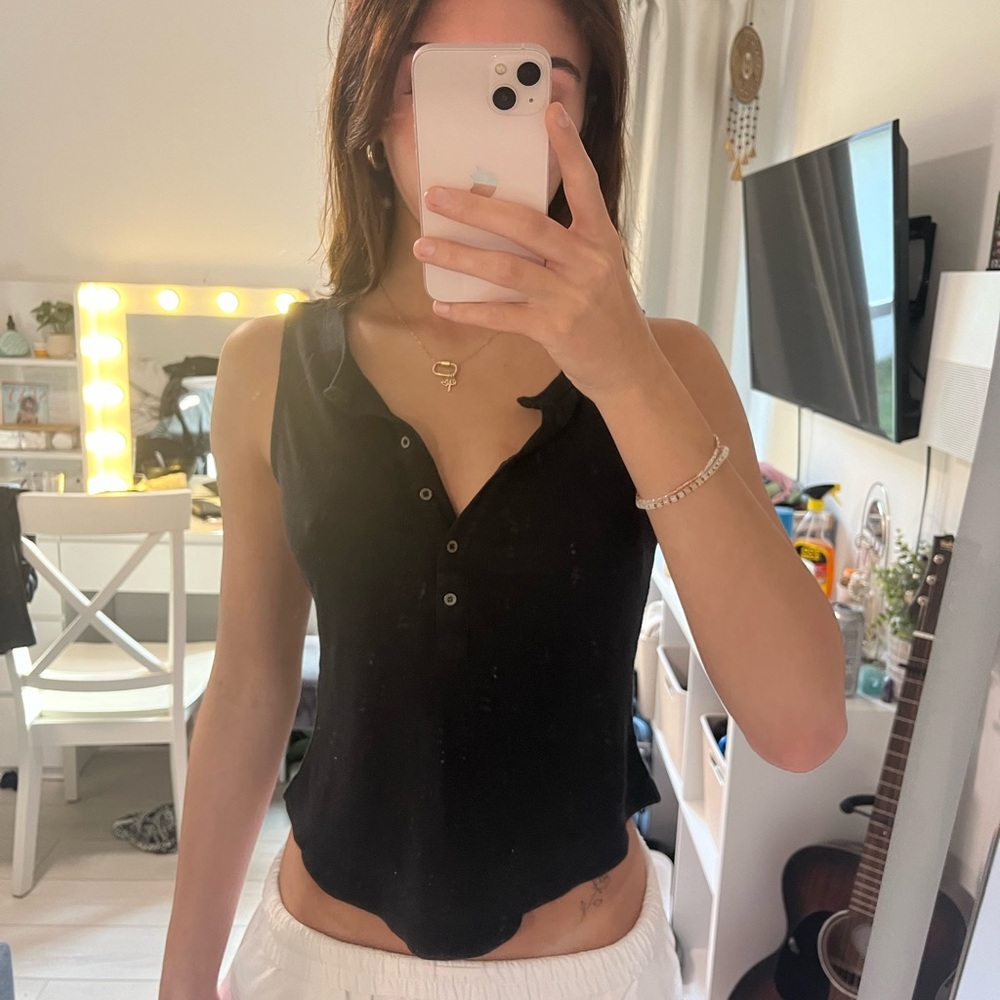 Black Sleeveless Top